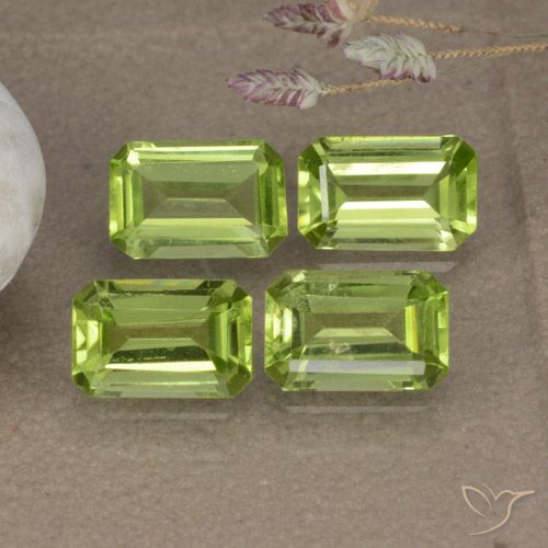 2.02ctw Natural Verde medio Peridoto, corte esmeralda, VVS-VS