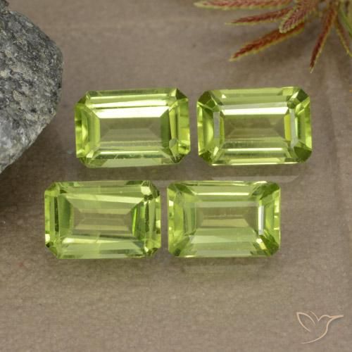 2.56ctw Natural Verde vivo Peridoto, corte esmeralda, VVS-VS