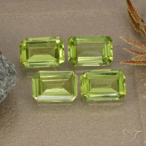 2.43ctw Natural Verde vivo Peridoto, corte esmeralda, VVS-VS