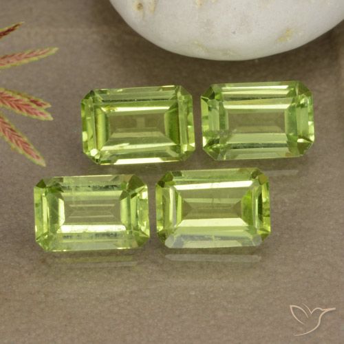 2.62ctw Natural Verde vivo Peridoto, corte esmeralda, VVS-VS
