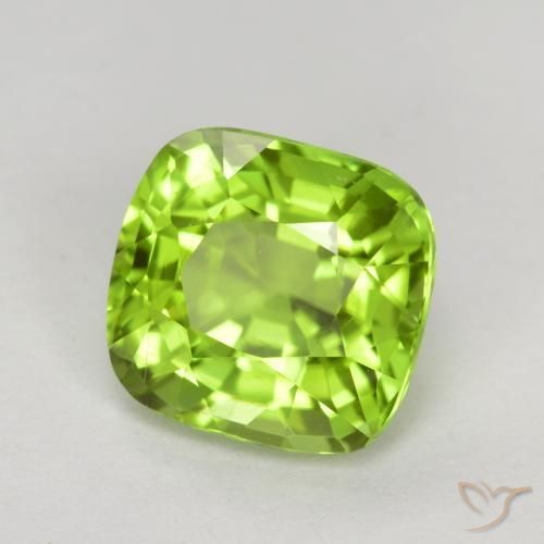 Peridoto Verde medio natural de 2.35 ct, Forma Cojín, VS