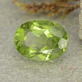 Peridoto Verde medio natural de 1.39 ct, Ovalada, VS