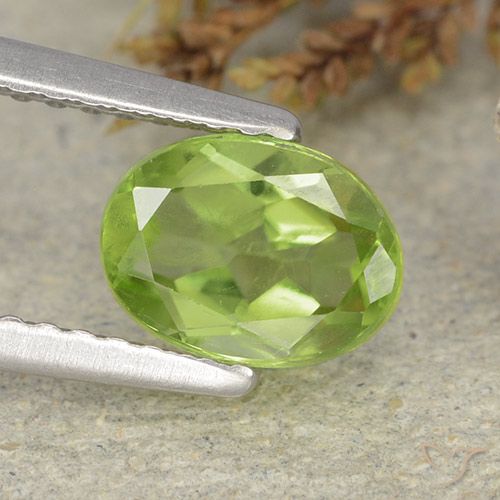 1.24ct Natural Verde medio Peridoto, Ovalada, VS