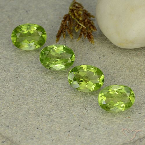 5.43ctw Natural Verde medio Peridoto, Ovalada, VS
