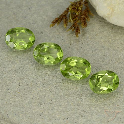 5.53ctw Natural Verde vivo Peridoto, Ovalada, VS