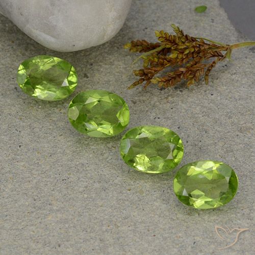 4.95ctw Natural Verde vivo Peridoto, Ovalada, VS