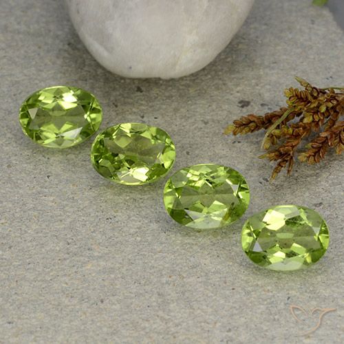 5.34ctw Natural Verde vivo Peridoto, Ovalada, VS