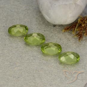 Gemas de Peridoto Verde medio natural de 4.96 ct, Ovalada, VS