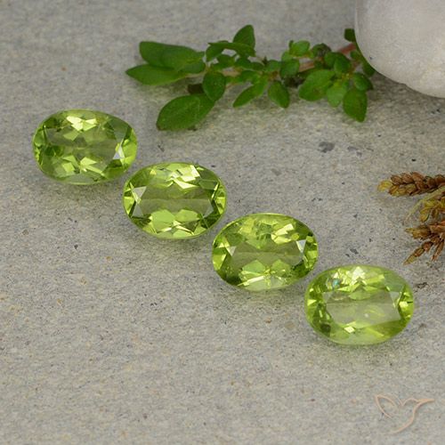5.16ctw Natural Verde medio Peridoto, Ovalada, VS