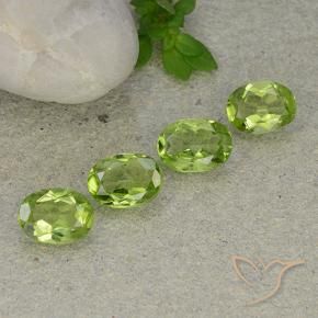 Gemas de Peridoto Verde vivo claro natural de 4.40 ct, Ovalada, VS