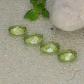 Gemas de Peridoto Verde vivo claro natural de 4.40 ct, Ovalada, VS