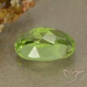 Peridoto Verde vivo natural de 1.20 ct, Ovalada, VS
