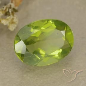 Peridoto Verde medio natural de 1.37 ct, Ovalada, VS