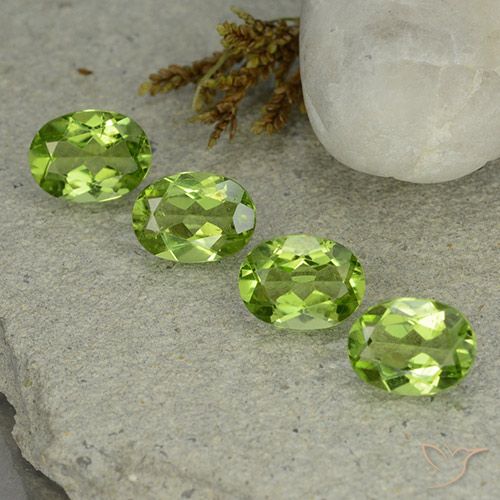5.28ctw Natural Verde vivo Peridoto, Ovalada, VS