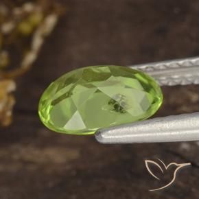 Peridoto Verde claro medio natural de 1.20 ct, Ovalada, VS
