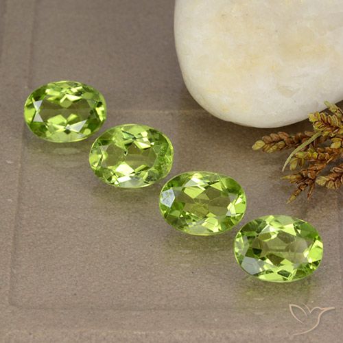 5.26ctw Natural Verde medio Peridoto, Ovalada, VS