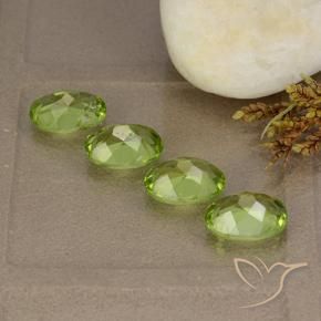 Gemas de Peridoto Verde medio natural de 5.26 ct, Ovalada, VS