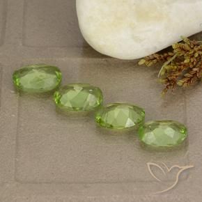 Gemas de Peridoto Verde vivo claro natural de 4.15 ct, Ovalada, VS