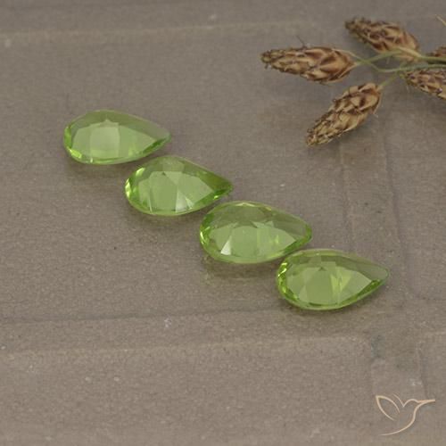 Gemas de Peridoto Verde medio natural de 2.45 ct, En forma de pera, VVS-VS