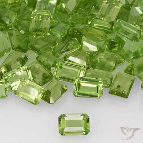 0.59ct Natural Verde medio Peridoto, corte esmeralda, VVS-VS