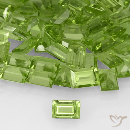 0.61ct Natural Verde medio Peridoto, Corte Baguette, VVS-VS