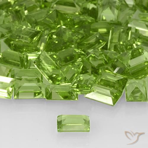 Peridoto Verde medio natural de 0.61 ct, Corte Baguette, VVS-VS