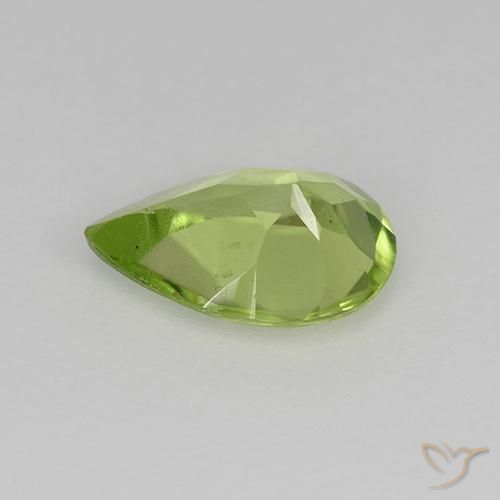 Peridoto Verde medio natural de 0.60 ct, En forma de pera, VVS-VS