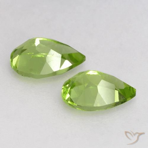 Gemas de Peridoto Verde medio natural de 0.91 ct, En forma de pera, VVS-VS
