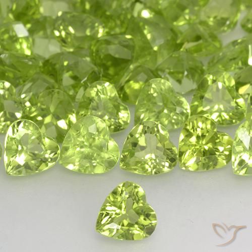 0.48ct Natural Verde amarillento Peridoto, Corazón, VVS-VS