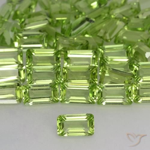0.30ct Natural Verde vivo claro Peridoto, corte esmeralda, VVS-VS