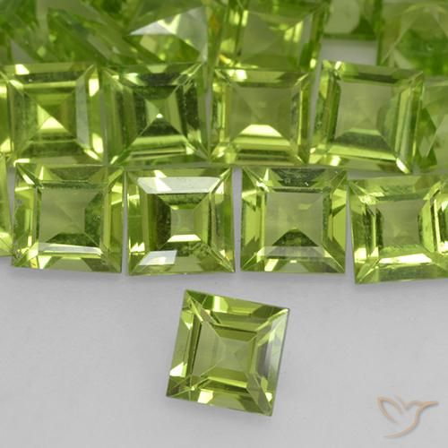 Peridoto Verde claro natural de 0.67 ct, Cuadrado, VVS-VS
