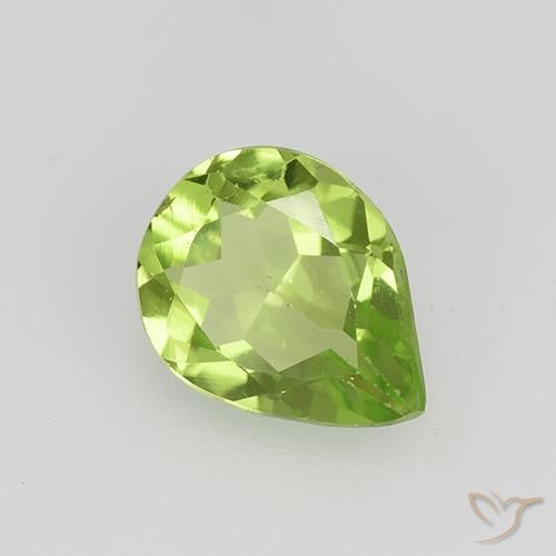Peridoto Verde medio natural de 0.92 ct, En forma de pera, VS