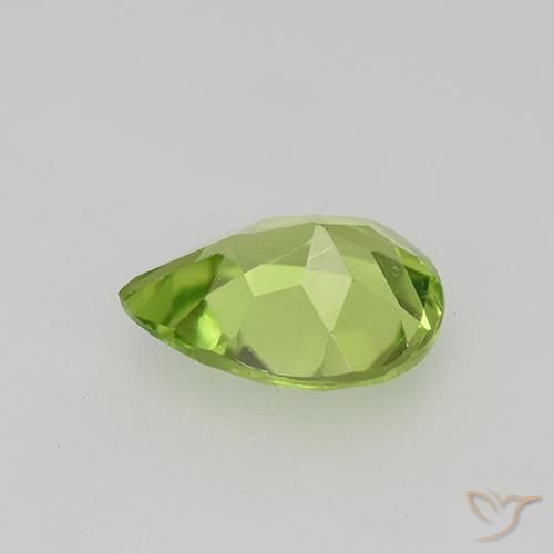 Peridoto Verde medio natural de 0.92 ct, En forma de pera, VS