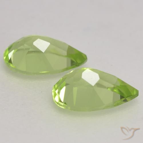 Gemas de Peridoto Verde vivo claro natural de 0.84 ct, En forma de pera, VVS-VS