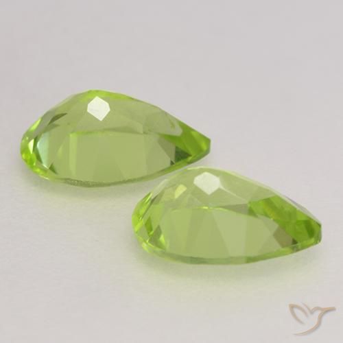 Gemas de Peridoto Verde medio natural de 0.84 ct, En forma de pera, VVS-VS