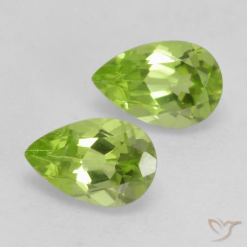 Gemas de Peridoto Verde vivo claro natural de 0.96 ct, En forma de pera, VVS-VS