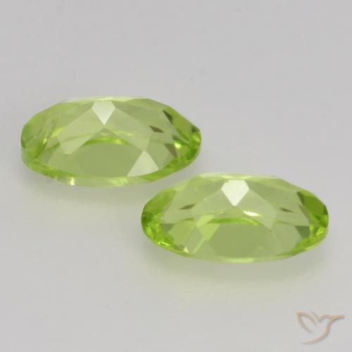 Gemas de Peridoto Verde medio natural de 0.98 ct, Ovalada, VS