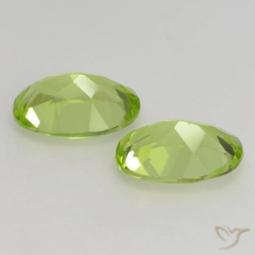 Gemas de Peridoto Verde vivo claro natural de 0.93 ct, Ovalada, VS