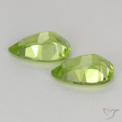 Gemas de Peridoto Verde medio natural de 0.91 ct, En forma de pera, VVS-VS
