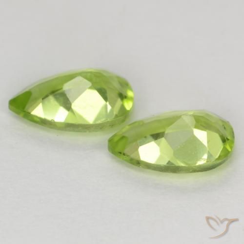 Gemas de Peridoto Verde medio natural de 0.92 ct, En forma de pera, VVS-VS