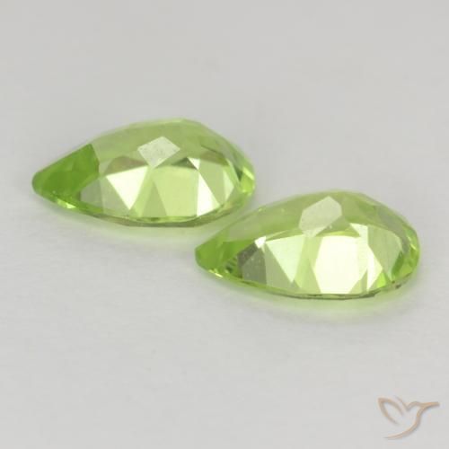 Gemas de Peridoto Verde vivo claro natural de 0.78 ct, En forma de pera, VVS-VS