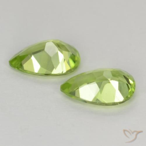 Gemas de Peridoto Verde vivo claro natural de 0.79 ct, En forma de pera, VVS-VS