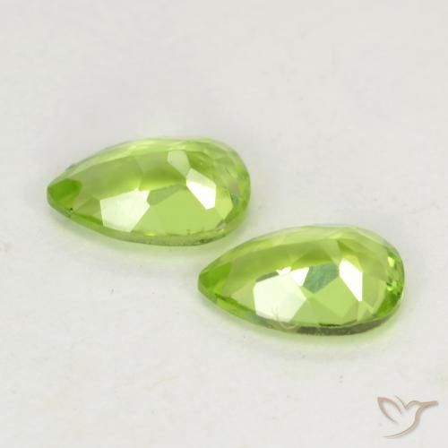 Gemas de Peridoto Verde claro medio natural de 0.96 ct, En forma de pera, VVS-VS