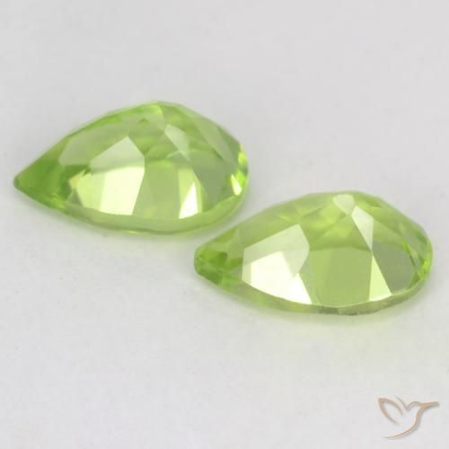 Gemas de Peridoto Verde vivo claro natural de 0.93 ct, En forma de pera, VVS-VS