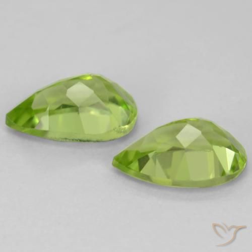 Gemas de Peridoto Verde vivo claro natural de 0.90 ct, En forma de pera, VVS-VS