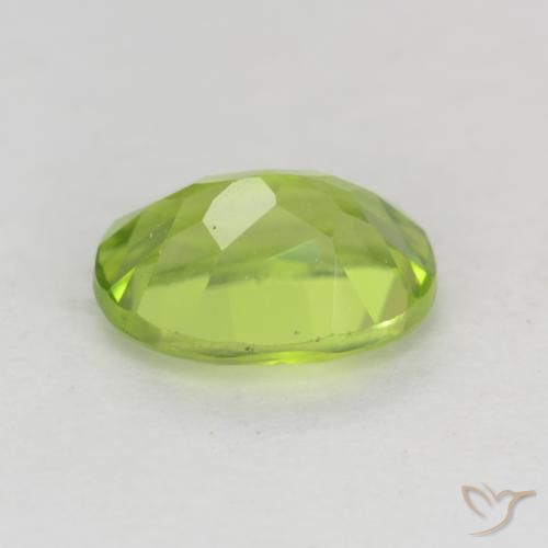 Peridoto Verde medio natural de 1.49 ct, Ovalada, VVS-VS