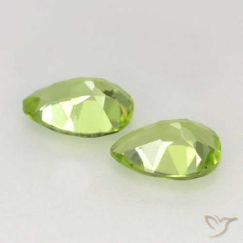 Gemas de Peridoto Verde vivo claro natural de 0.94 ct, En forma de pera, VVS-VS
