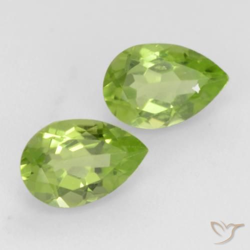 Gemas de Peridoto Verde vivo claro natural de 0.91 ct, En forma de pera, VVS-VS