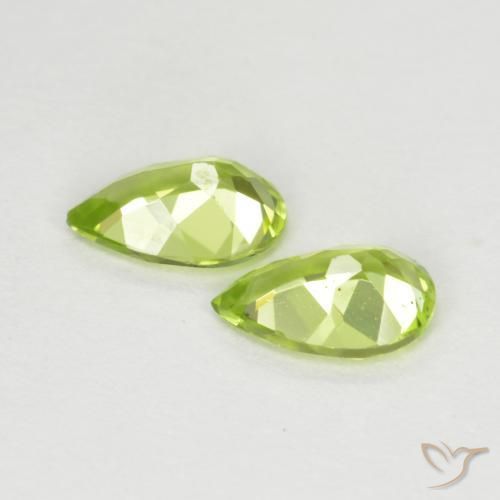 Gemas de Peridoto Verde vivo natural de 0.79 ct, En forma de pera, VVS-VS