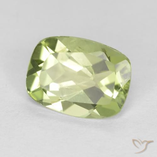 Peridoto Verde vivo claro natural de 1.09 ct, Forma Cojín, VS